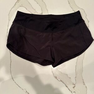 LULULEMON speed up short - 2.5 inch low rise